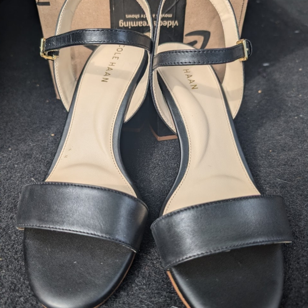 7B Cole Haan Women's Black Leather 2.5" Block Heel Josie Sandal